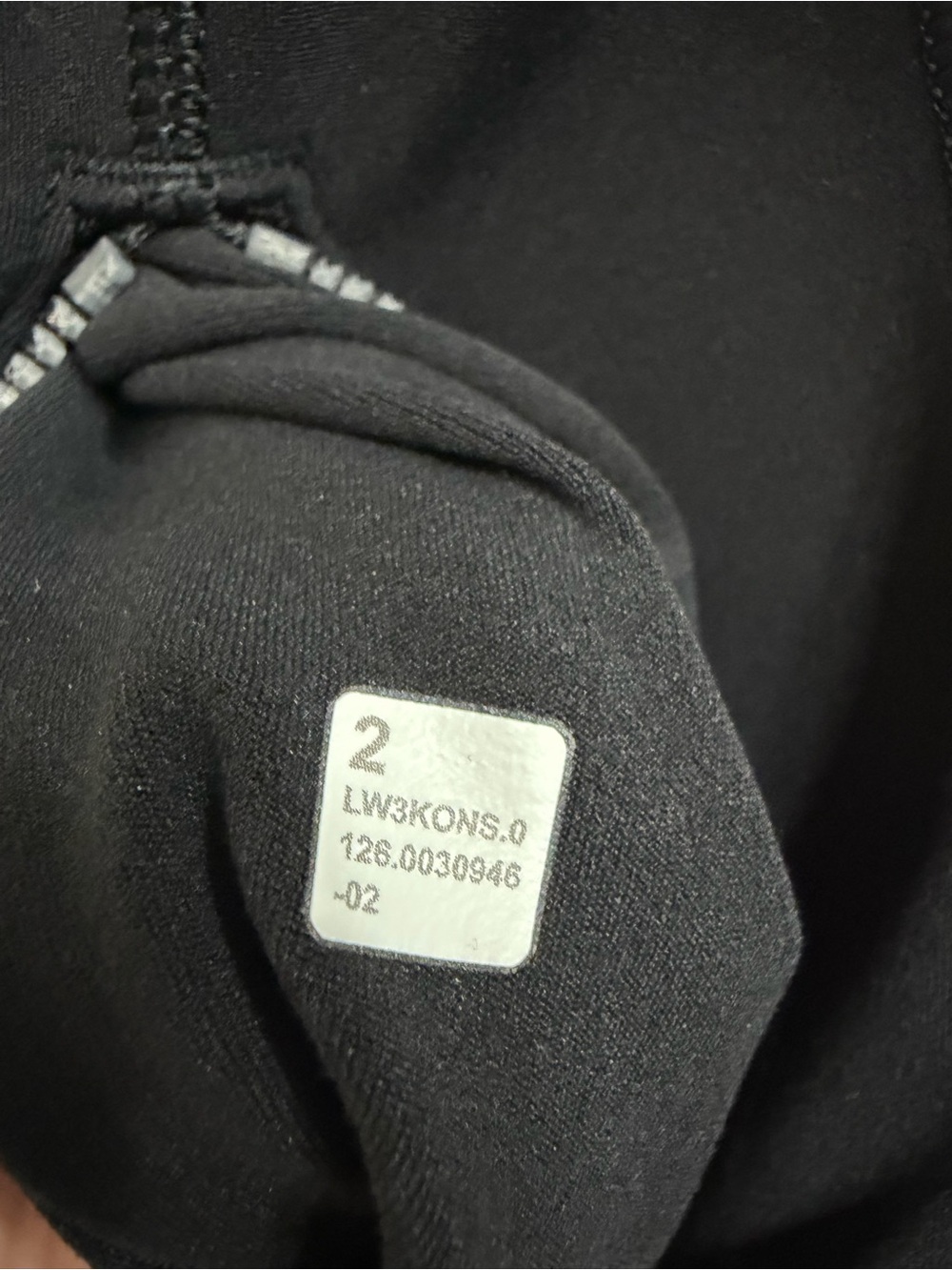 Define Cropped Jacket
Nulu-black and mirror silver Size 2 - Picture 7 of 7